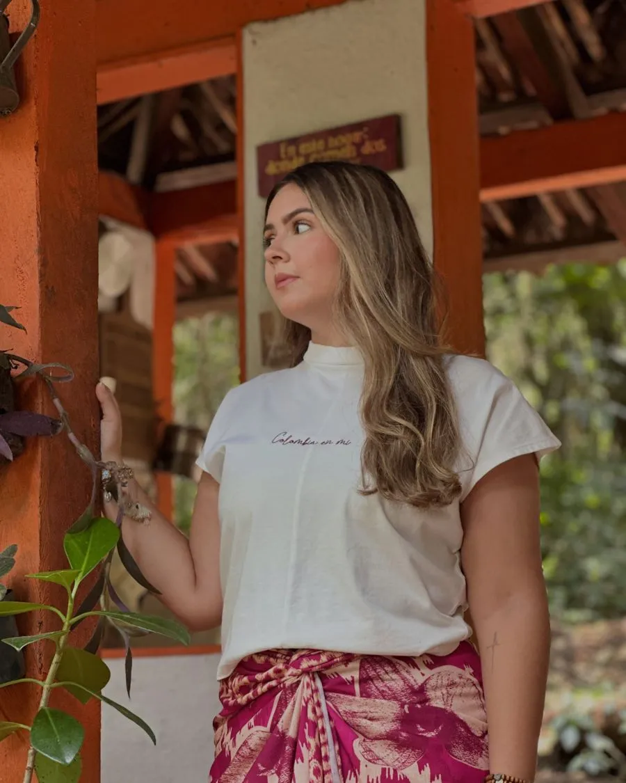 Camiseta Colombia en mí con falda pareo Orquídeas